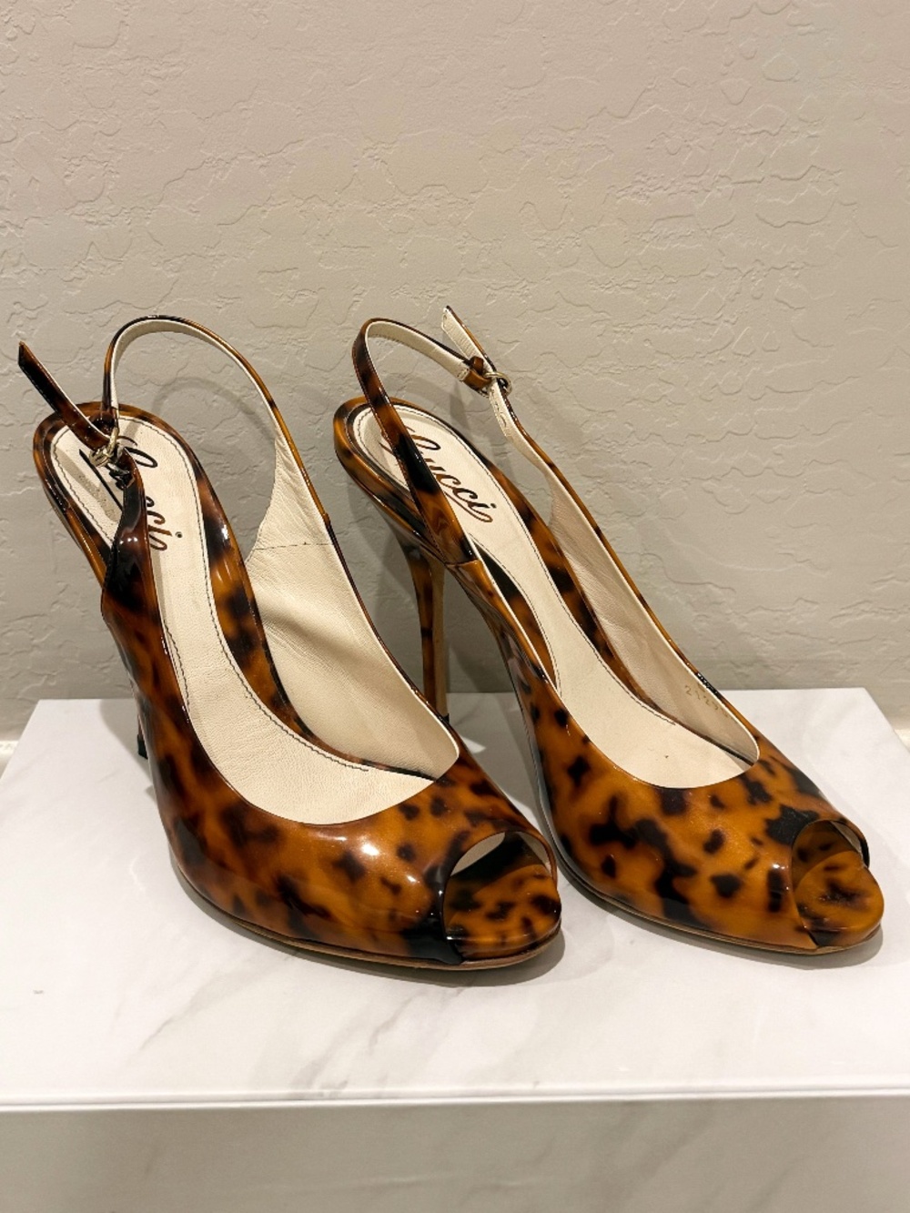 Gucci Tortoiseshell Patent Leather Slingback Heels Peep Toe Pumps